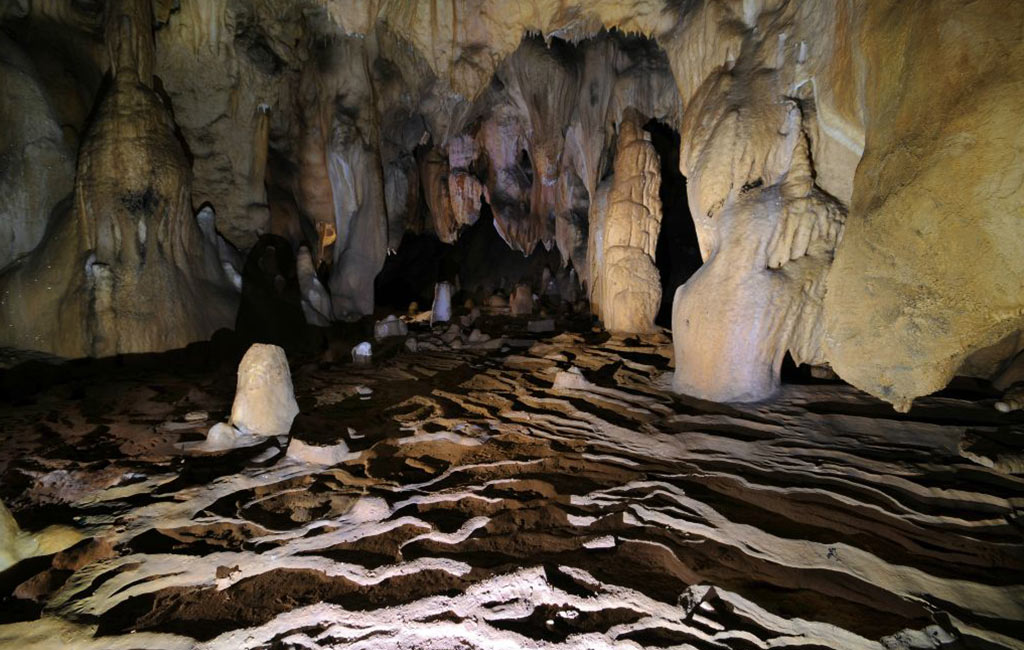 Barac's Caves